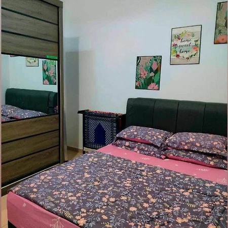 Aiman'S Rose Homestay Teluk Panglima Garang المظهر الخارجي الصورة