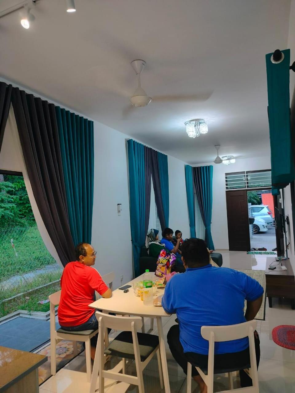Aiman'S Rose Homestay Teluk Panglima Garang المظهر الخارجي الصورة